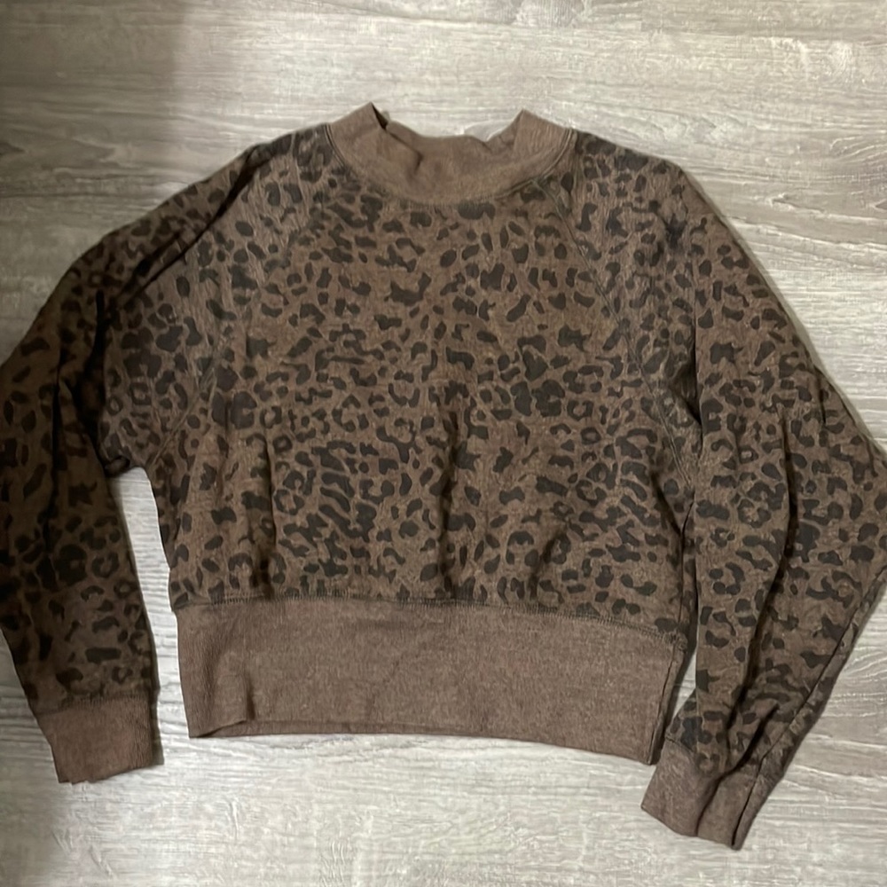 Ocean drive medium super comfy cheetah print sweatshirt. Like new!